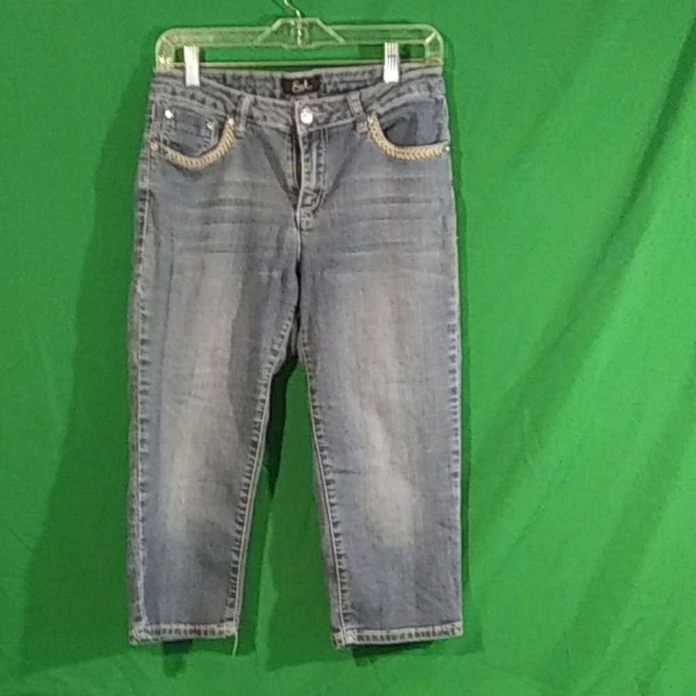 Earl jean capris embellished sz 10